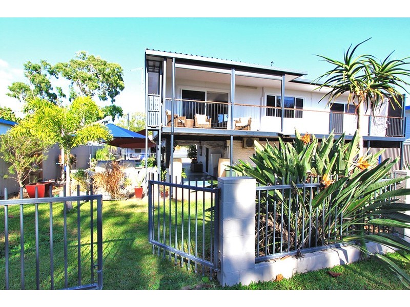 24 Reef Street, Saunders Beach QLD 4818