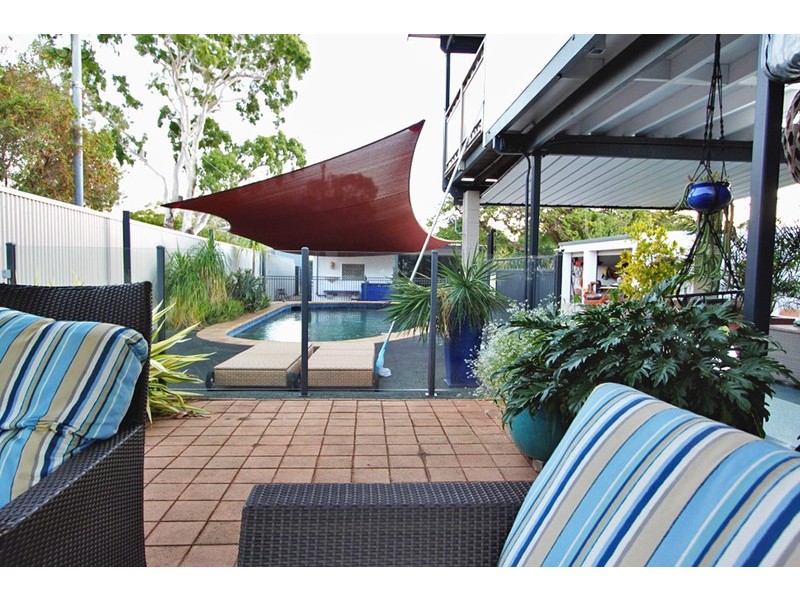 24 Reef Street, Saunders Beach QLD 4818