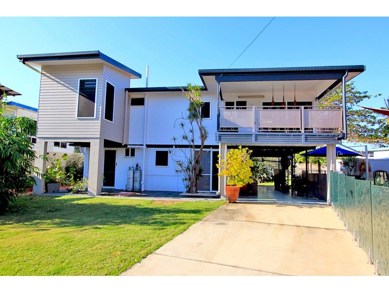 24 Reef Street, Saunders Beach QLD 4818