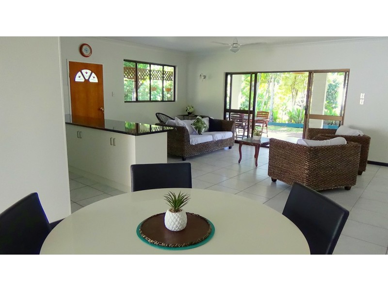 16 Marcia Close, Smithfield QLD 4878