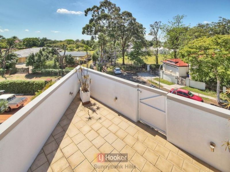 2 Goodwil Street, Robertson QLD 4109