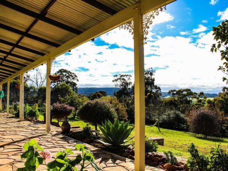 117 Railway Road, Clackline WA 6564