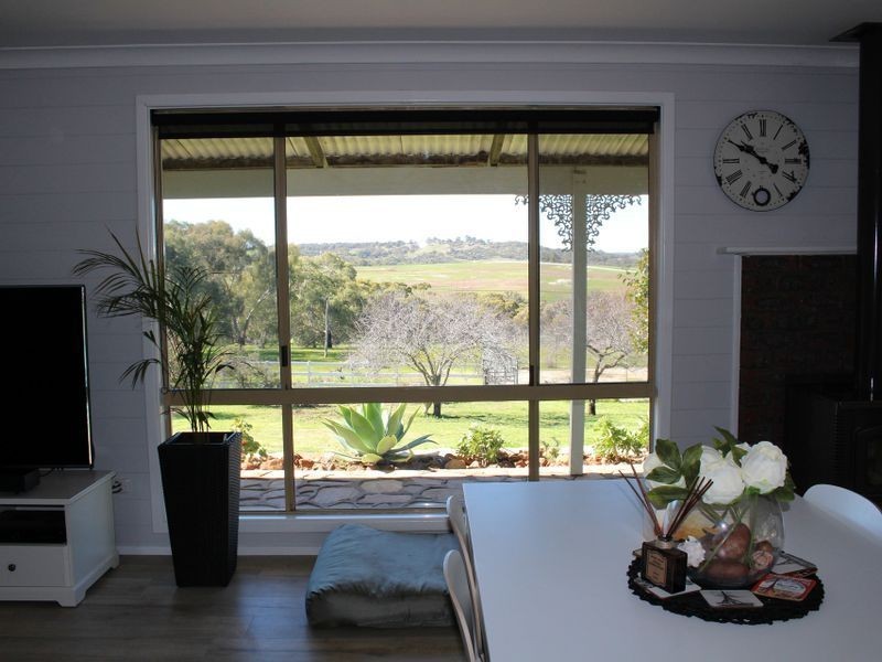 117 Railway Road, Clackline WA 6564