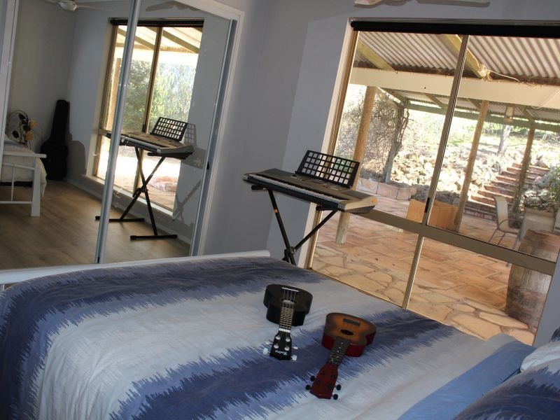 117 Railway Road, Clackline WA 6564