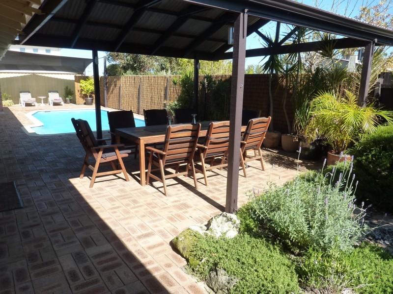 2 Windsor Place, Kallaroo WA 6025