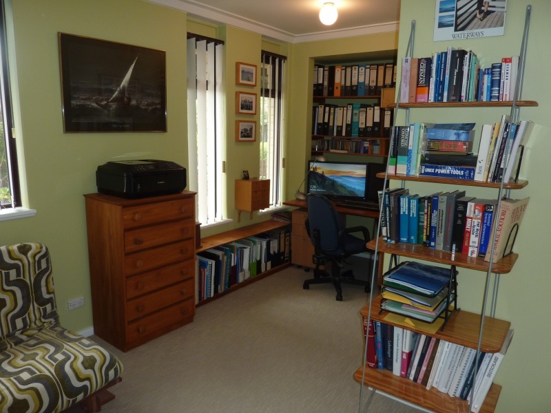 2 Windsor Place, Kallaroo WA 6025