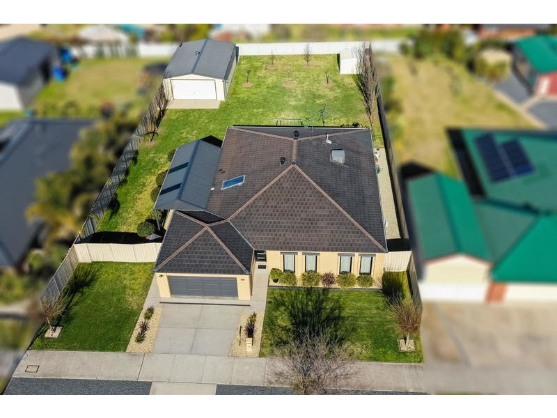 26 Brewer Drive, West Wodonga VIC 3690