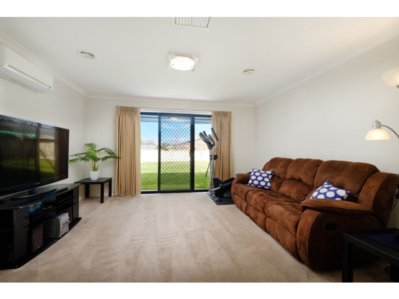 26 Brewer Drive, West Wodonga VIC 3690