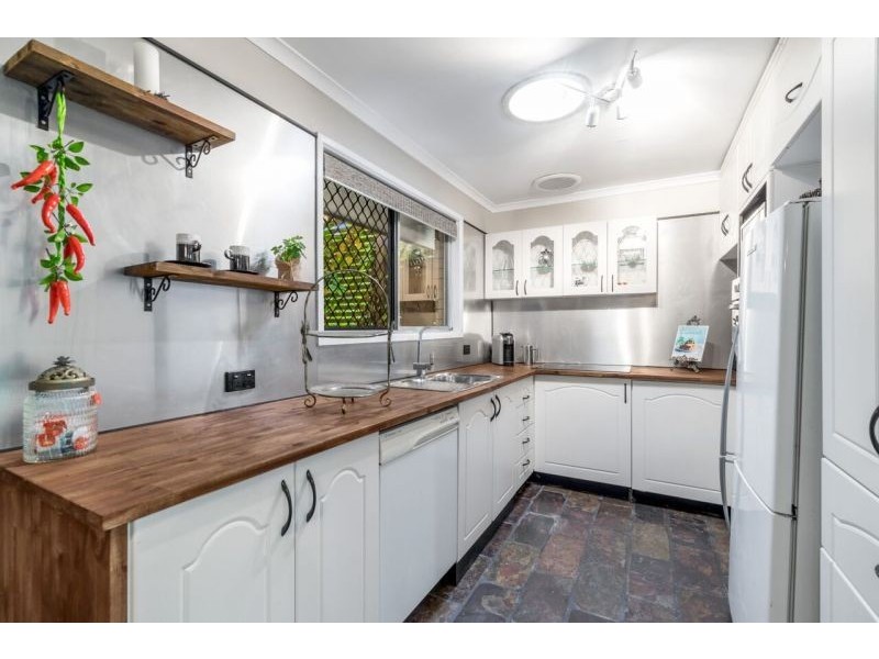 27 Dargie Avenue, Collingwood Park QLD 4301