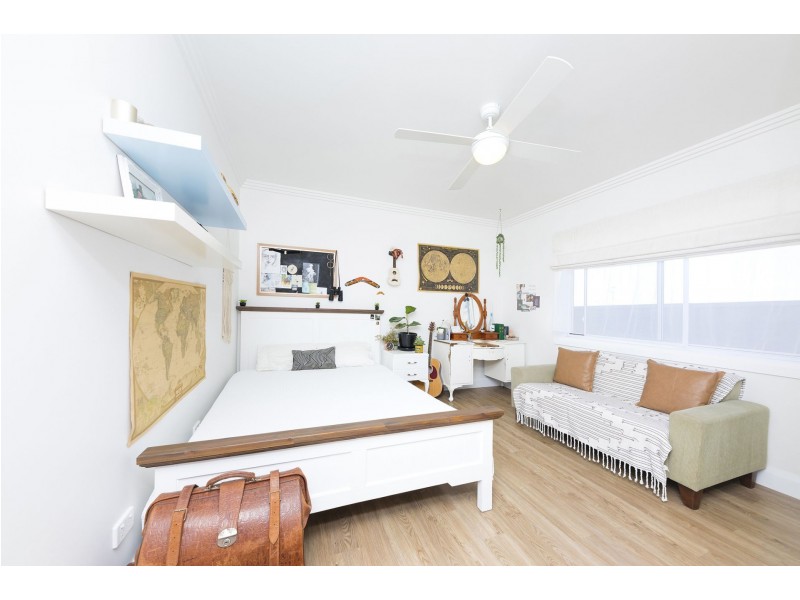 12 Threadfin Court, Old Bar NSW 2430