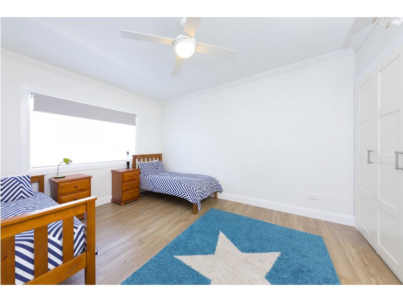 12 Threadfin Court, Old Bar NSW 2430