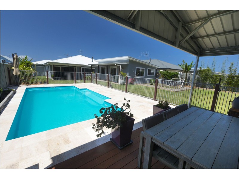 12 Threadfin Court, Old Bar NSW 2430