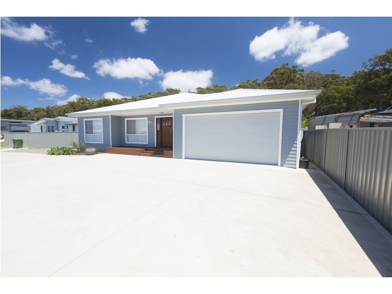 12 Threadfin Court, Old Bar NSW 2430