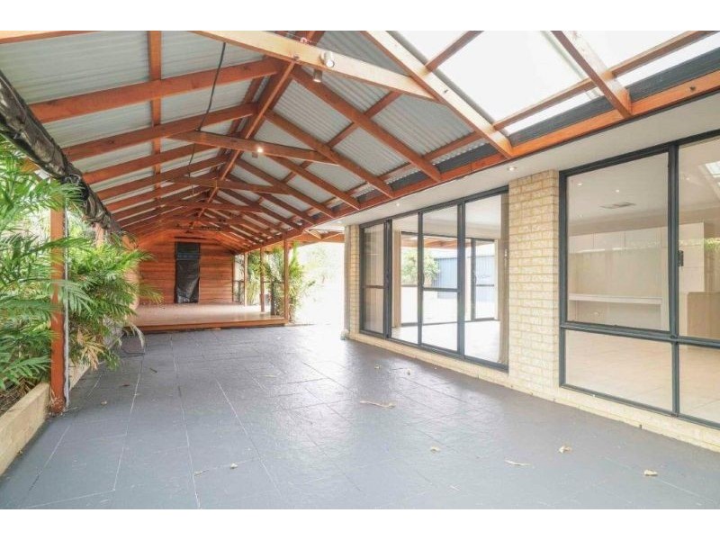 21 Vinciullo Way, Sinagra WA 6065
