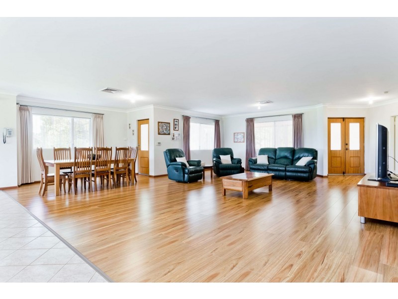 28 Carwood Crescent, Henley Brook WA 6055