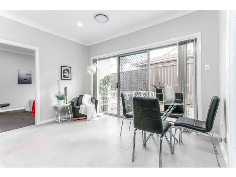 1 Blenheim Place, St Clair NSW 2759