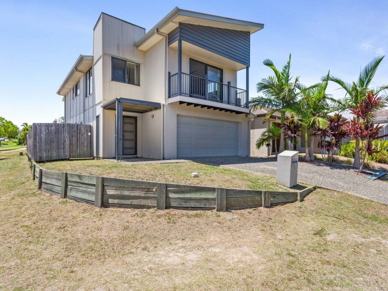 2 Riviera Crescent, North Lakes QLD 4509