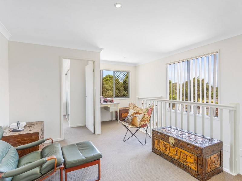 2 Riviera Crescent, North Lakes QLD 4509