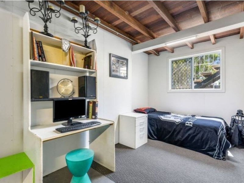 19 Quinn St, Kawana QLD 4701