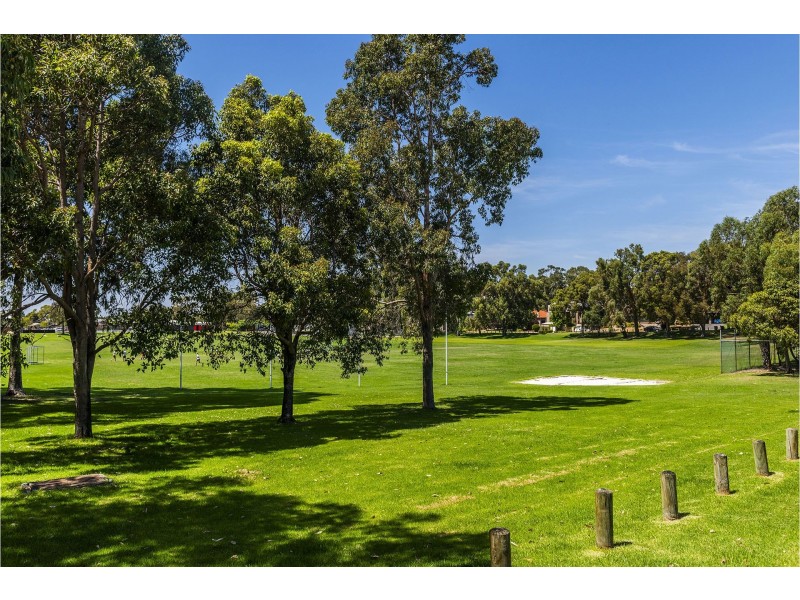 21A Links Road, Ardross WA 6153