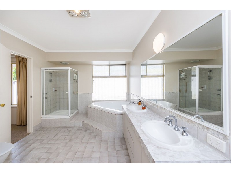 21A Links Road, Ardross WA 6153