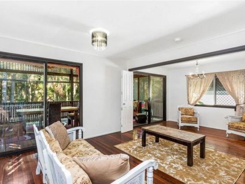 39 Carlyle Street, Seventeen Mile Rocks QLD 4073
