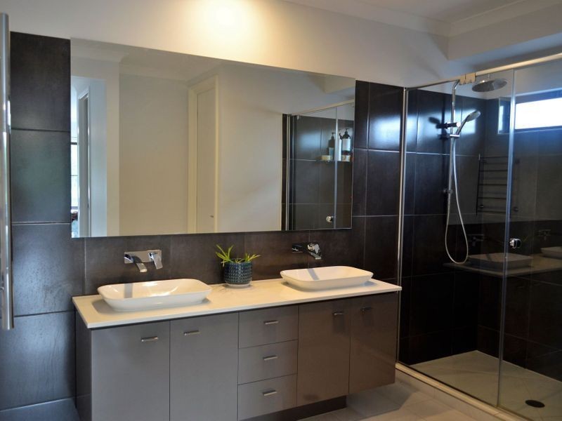 9 Mac Street, Bridgeman Downs QLD 4035