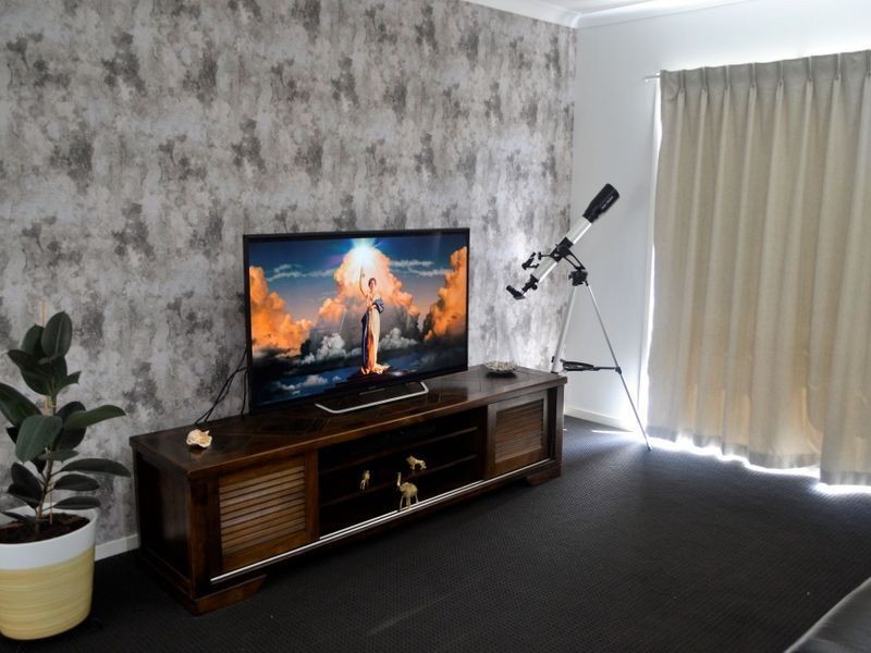 9 Mac Street, Bridgeman Downs QLD 4035