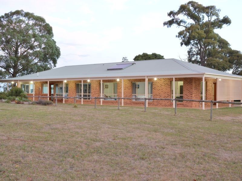 30 Hoyles Road, Pakenham Upper VIC 3810