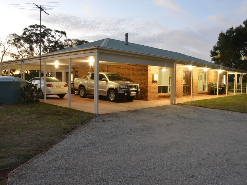 30 Hoyles Road, Pakenham Upper VIC 3810