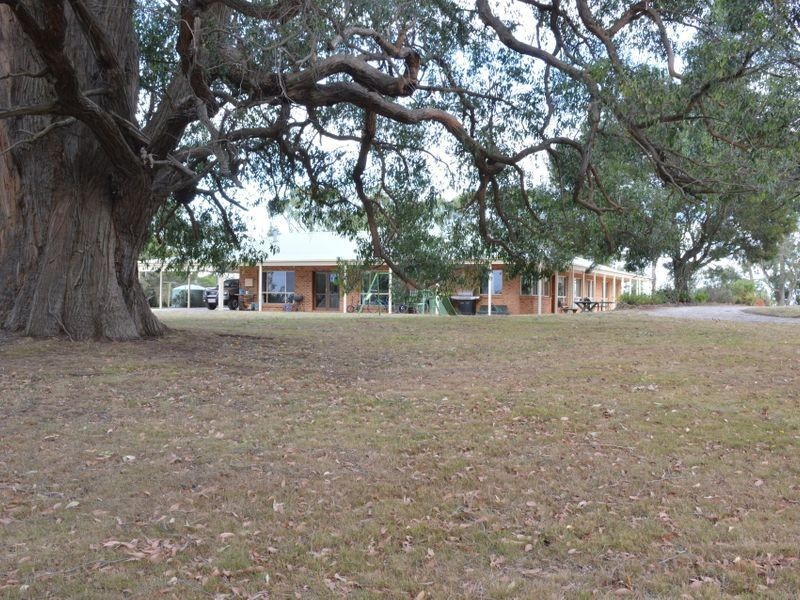 30 Hoyles Road, Pakenham Upper VIC 3810