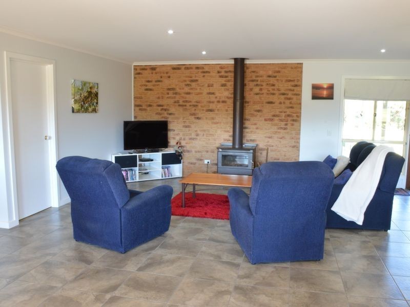 30 Hoyles Road, Pakenham Upper VIC 3810