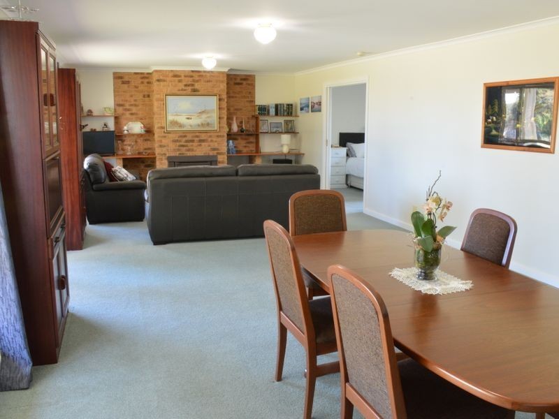 30 Hoyles Road, Pakenham Upper VIC 3810