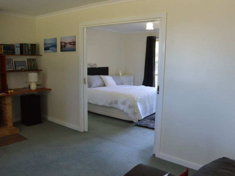 30 Hoyles Road, Pakenham Upper VIC 3810