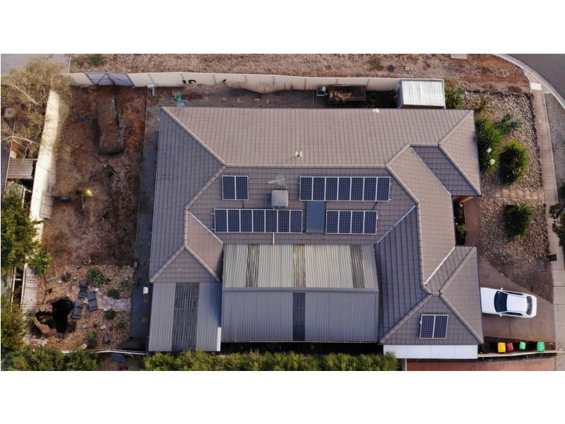 4 Sugar Berry Rise, Melton West VIC 3337