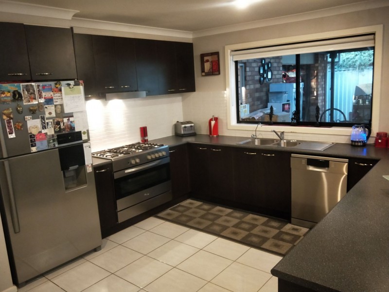 4 Sugar Berry Rise, Melton West VIC 3337