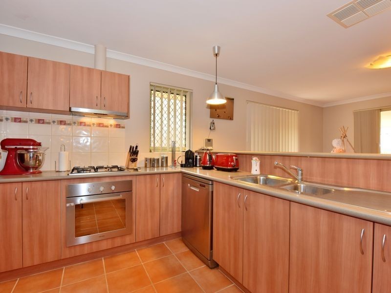 10 Durant Way, Ellenbrook WA 6069