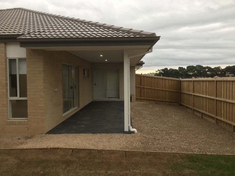 39 Grande Belmond Ave, Clyde North VIC 3978