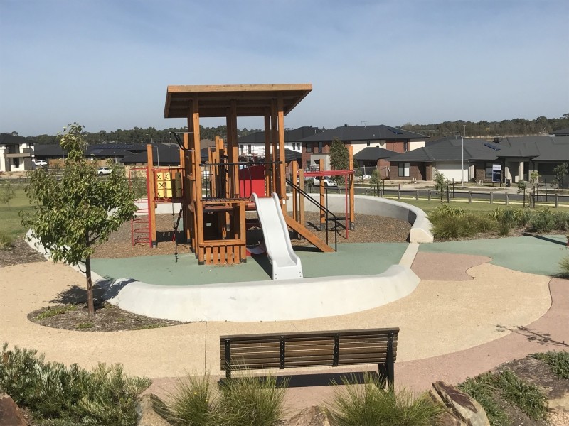 39 Grande Belmond Ave, Clyde North VIC 3978