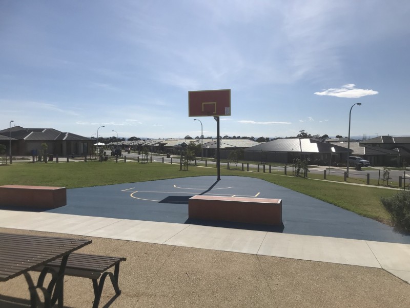 39 Grande Belmond Ave, Clyde North VIC 3978