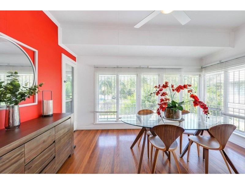60 Meiers Rd, Indooroopilly QLD 4068