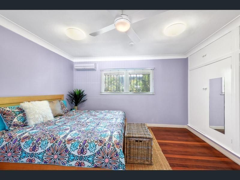 60 Meiers Rd, Indooroopilly QLD 4068