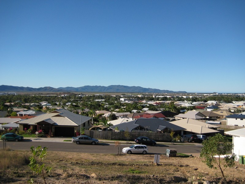 43 Timbury Way, Mount Louisa QLD 4814