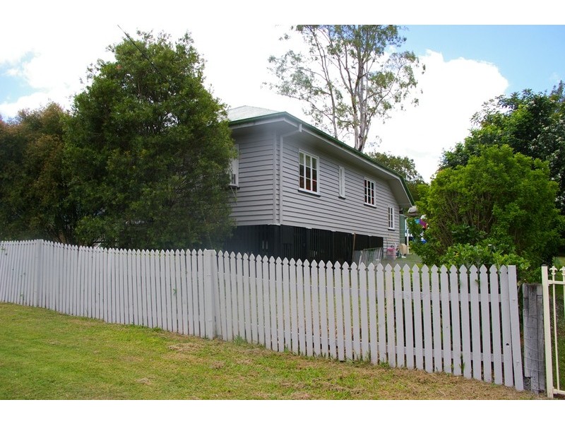 41 Lindsay Street, Bundamba QLD 4304