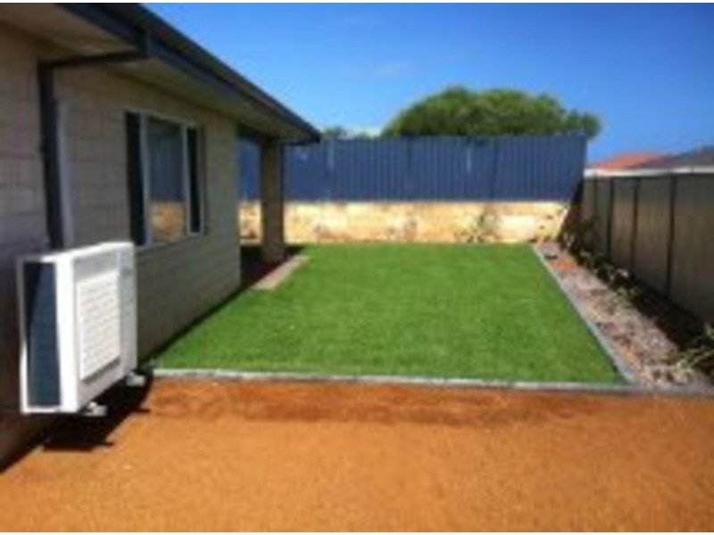 4 Schooner Pass, Glenfield WA 6532