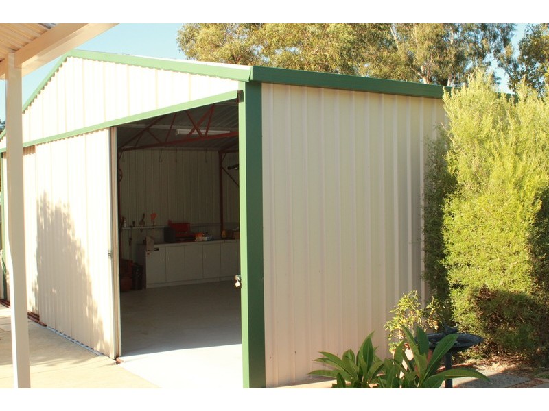 4 Weld Road, Swan View WA 6056