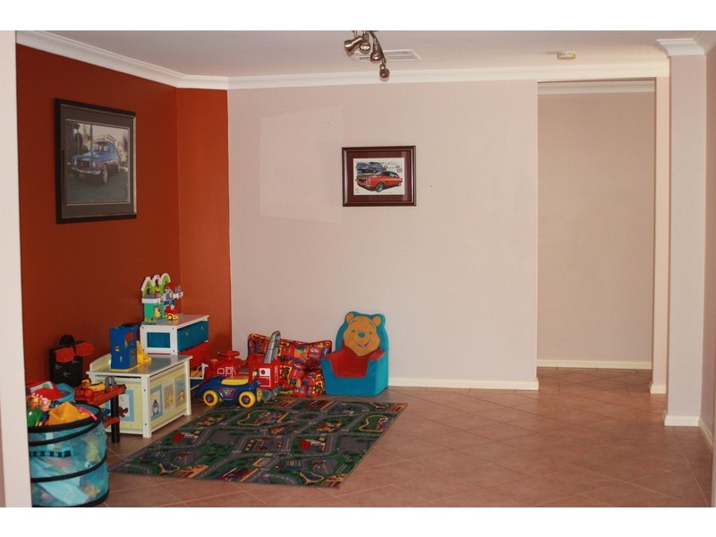 4 Weld Road, Swan View WA 6056