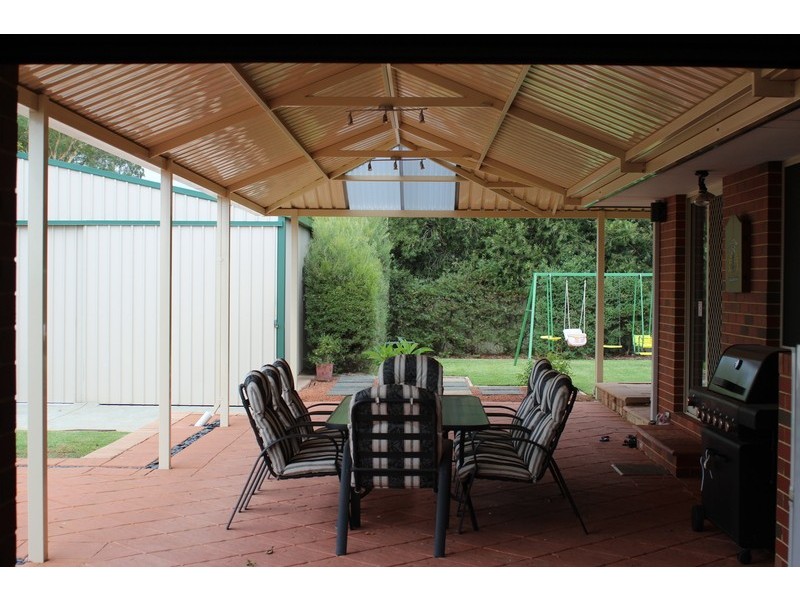 4 Weld Road, Swan View WA 6056