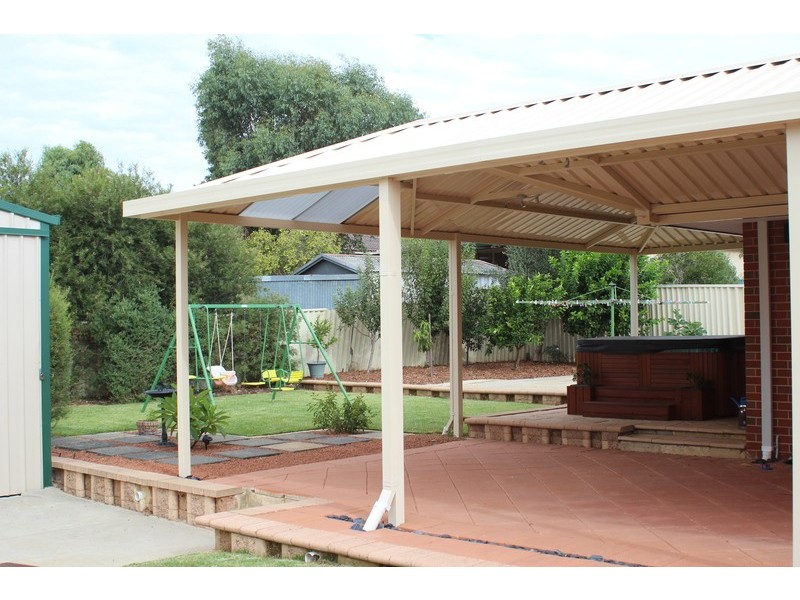 4 Weld Road, Swan View WA 6056