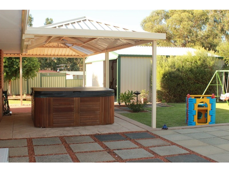 4 Weld Road, Swan View WA 6056